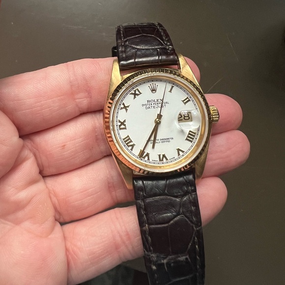 🥇Rolex🥇- Preowned Vintage Mens 1985 Brown Alligator Strap. - Picture 2 of 5